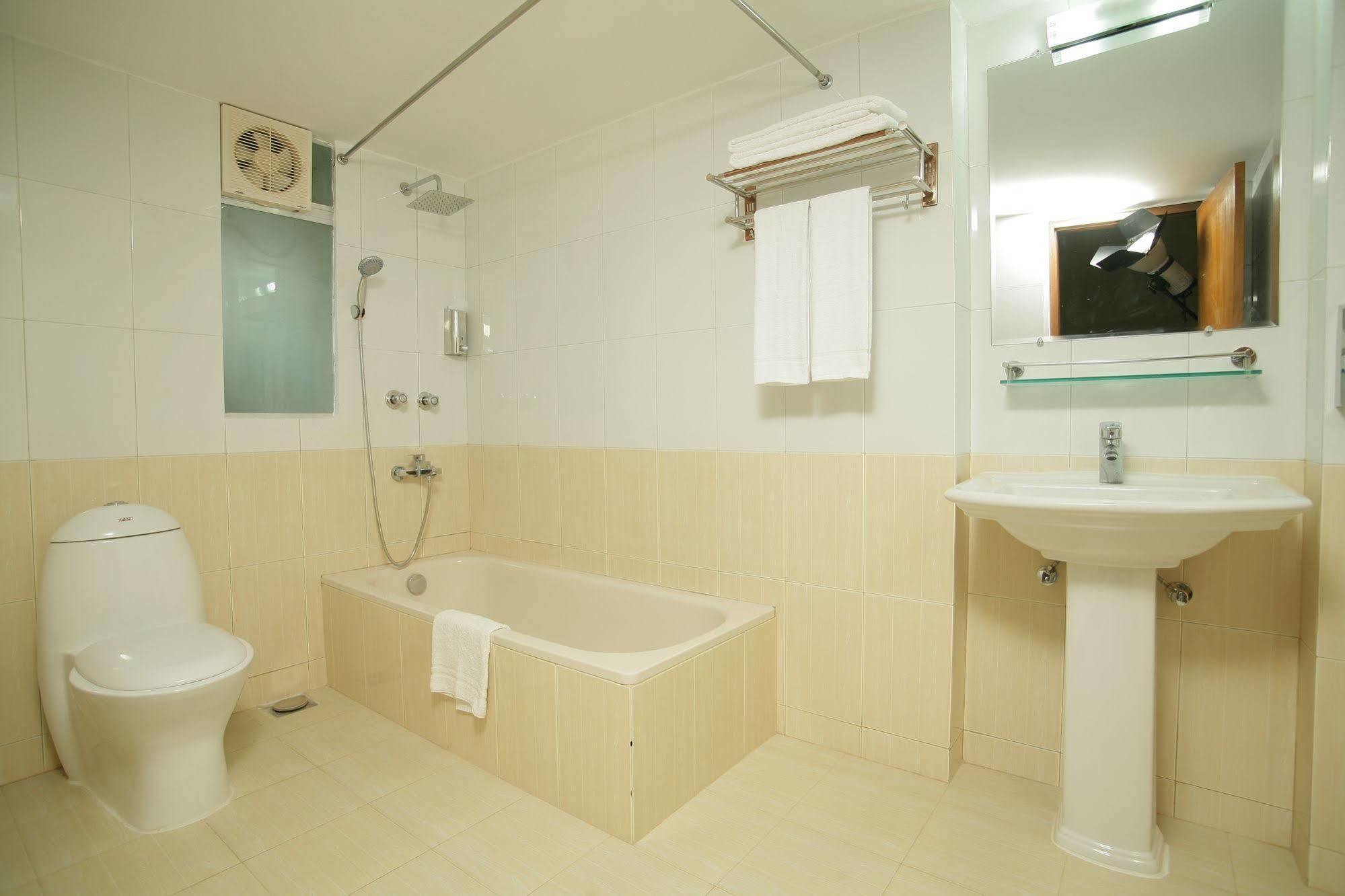 Richmond Hotel & Suites Dhaka Zewnętrze zdjęcie