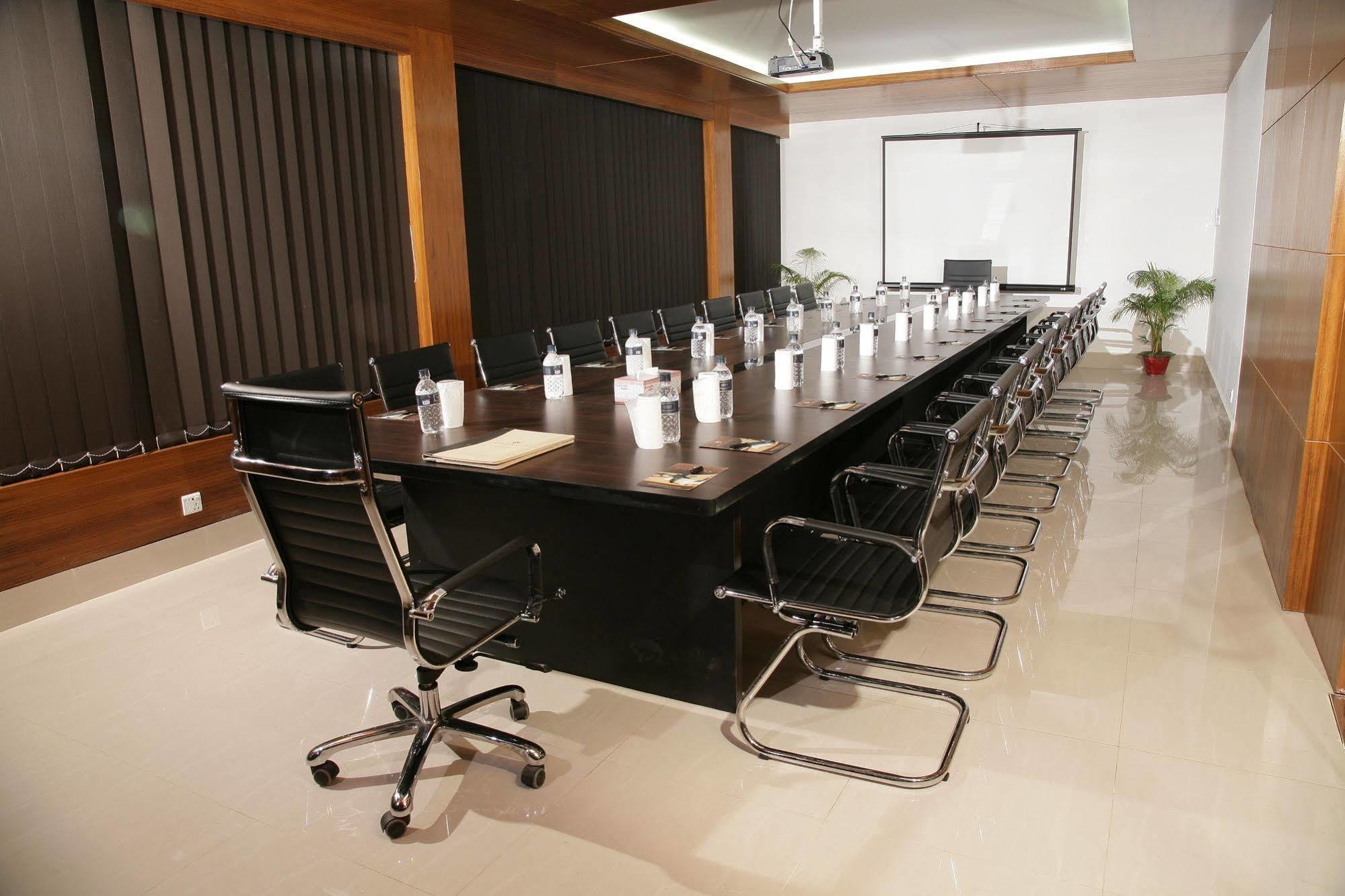 Richmond Hotel & Suites Dhaka Zewnętrze zdjęcie
