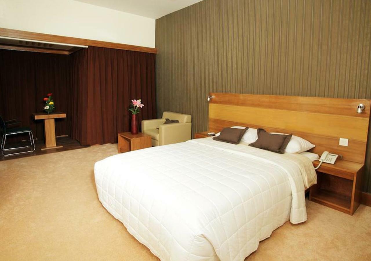 Richmond Hotel & Suites Dhaka Zewnętrze zdjęcie